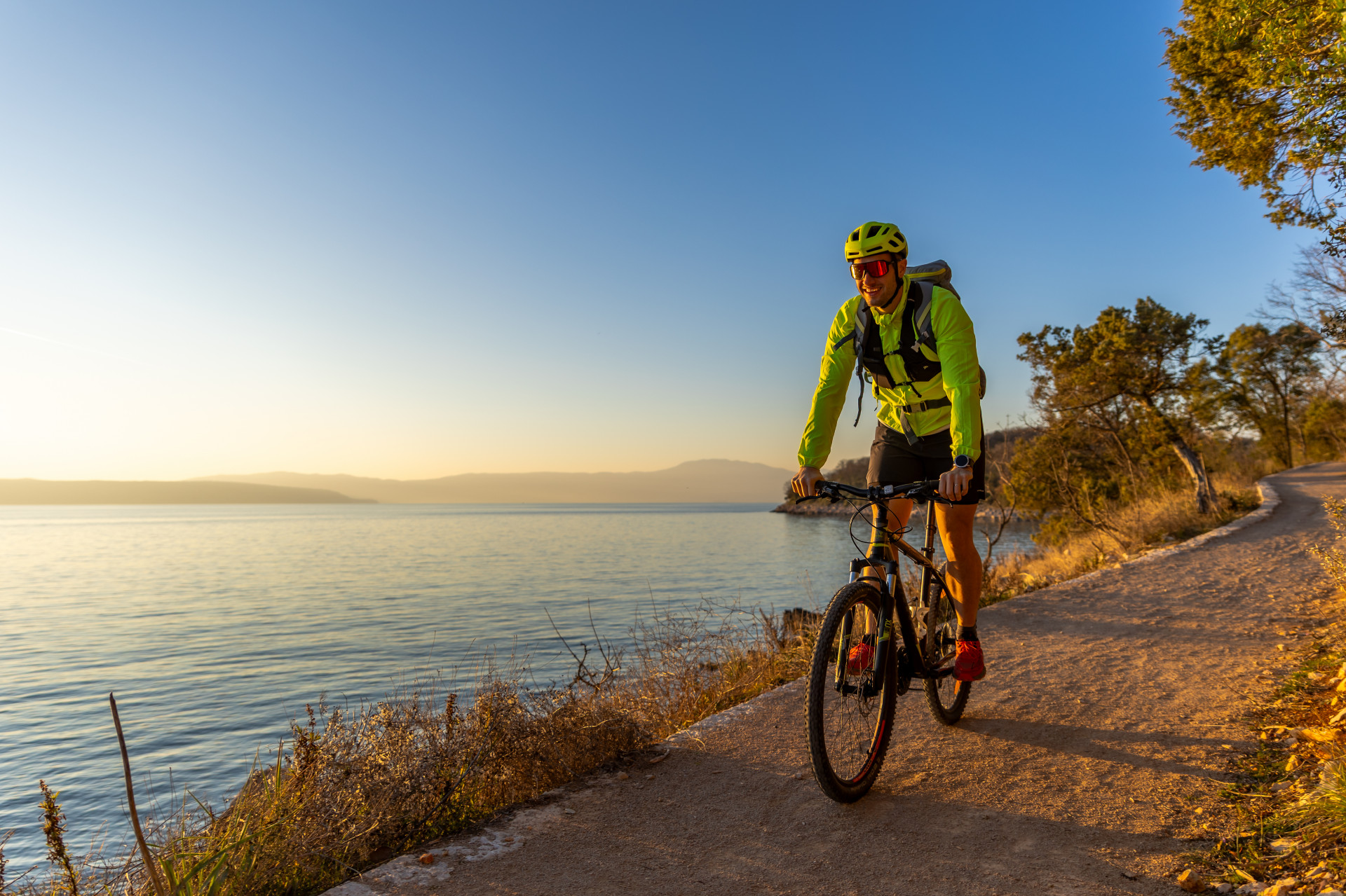 🚴‍♀️ Scoprite Veglia su Due Ruote: La Guida Definitiva per Ciclisti Ricreativi (Sol-tours consiglia!)